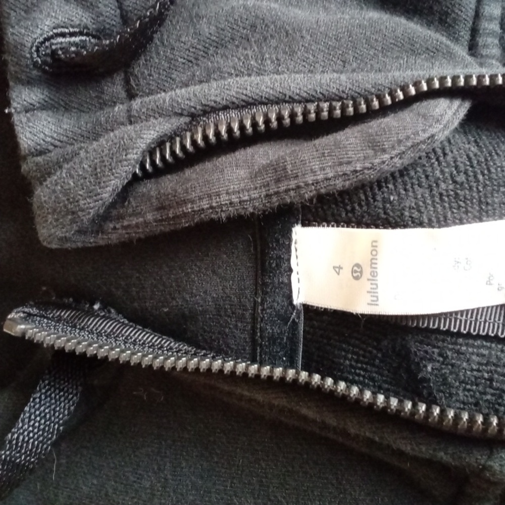 Lululemon jacket size - Picture 3 of 8